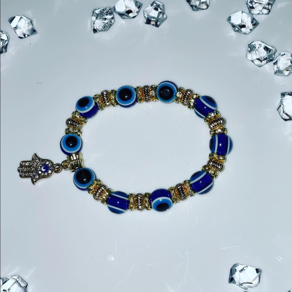 Goodluck Bracelet kit with a Florida water included.